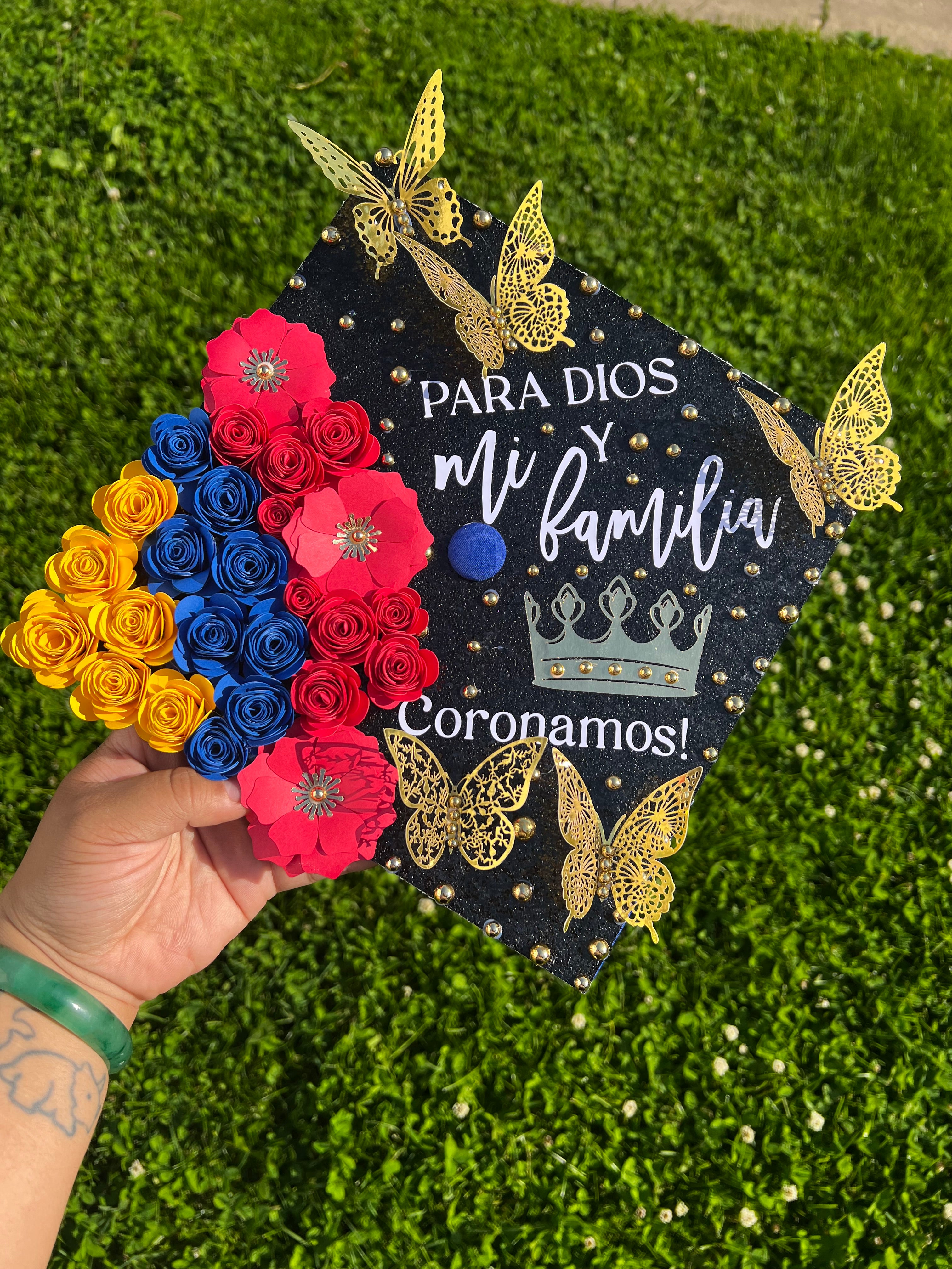 Colombian Flag Flower Style Topper